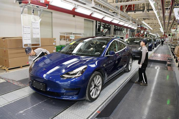 特斯拉上海超級工廠迎中國領導視察，馬斯克盛贊“上海速度”助力新能源汽車銷售